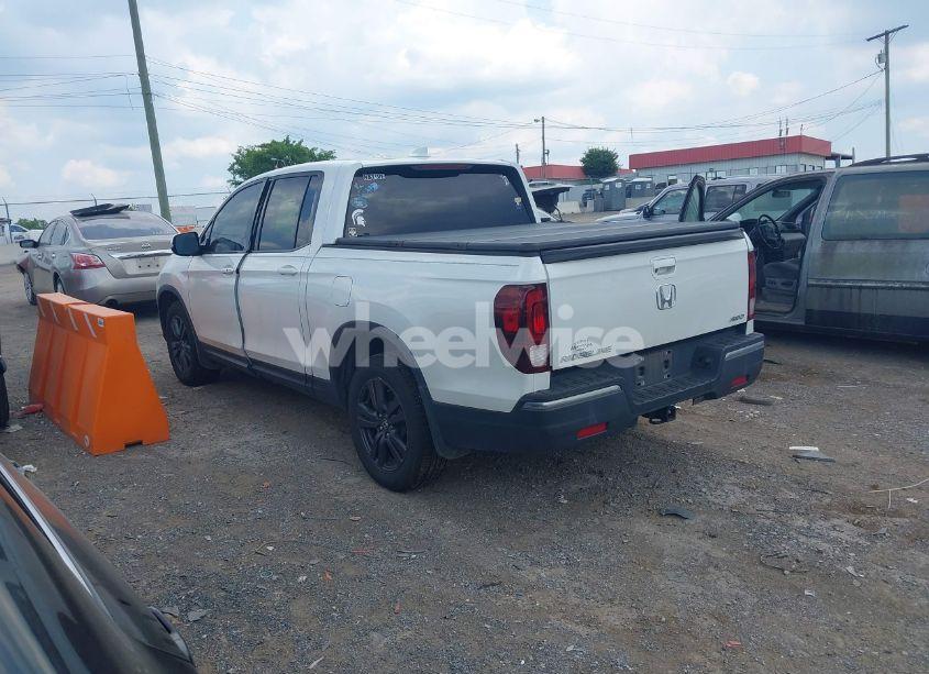 Photo 3 of 2019 Honda Ridgeline SPORT (VIN 5FPYK3F14KB047008)