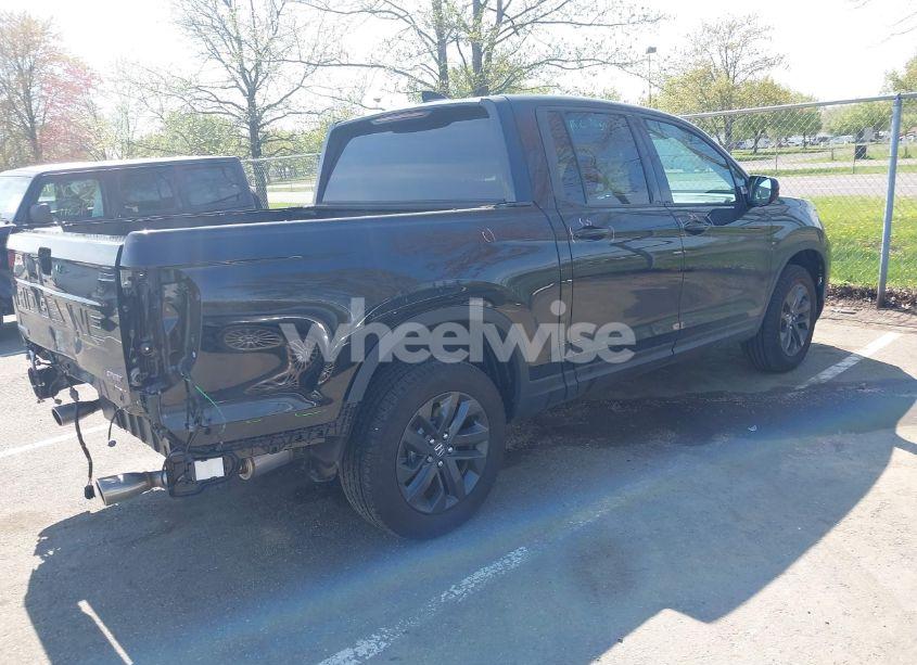 Photo 4 of 2024 Honda Ridgeline SPORT (VIN 5FPYK3F14RB033359)