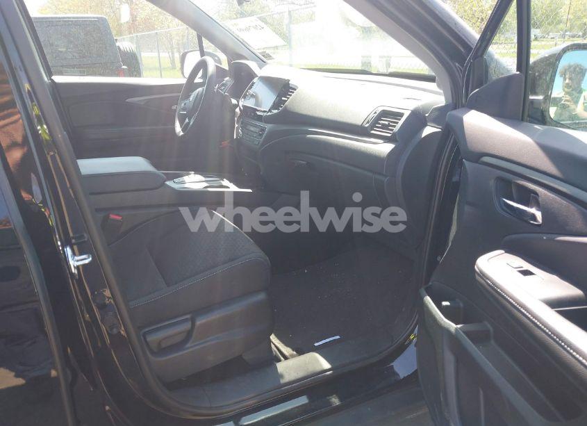 Photo 5 of 2024 Honda Ridgeline SPORT (VIN 5FPYK3F14RB033359)
