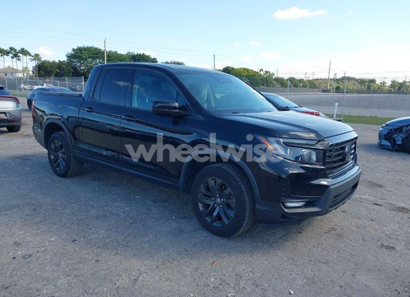 2022 Honda Ridgeline SPORT (VIN 5FPYK3F15NB014541) main photo