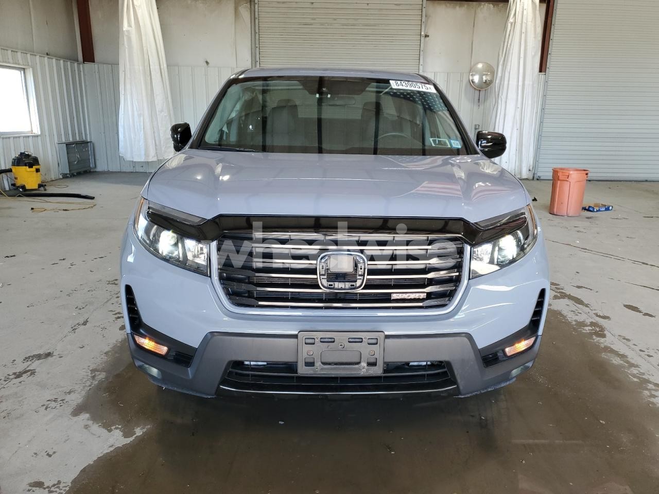 Photo 5 of 2023 HONDA RIDGELINE SPORT (VIN 5FPYK3F15PB046988)