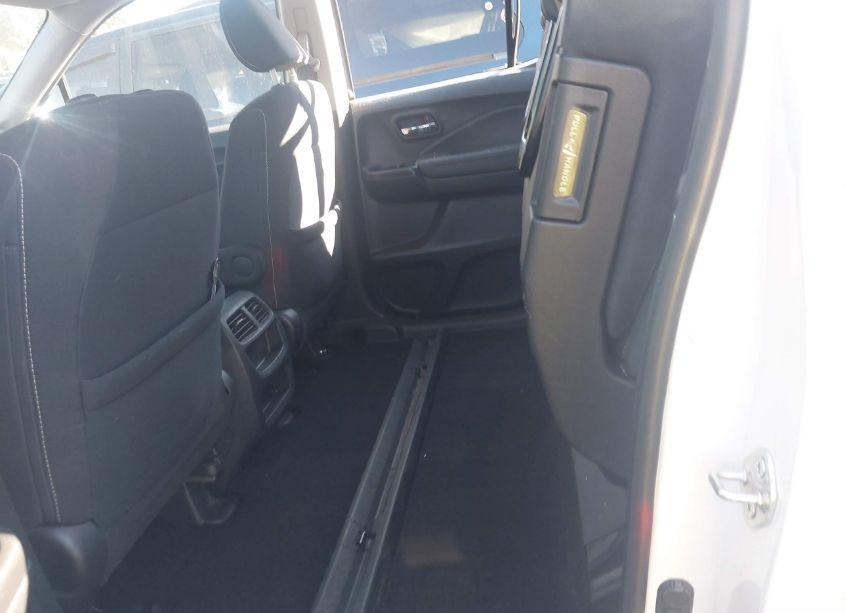 Photo 8 of 2022 Honda Ridgeline SPORT (VIN 5FPYK3F16NB001555)