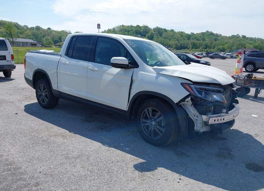 2018 Honda Ridgeline SPORT (VIN 5FPYK3F17JB003888) main photo