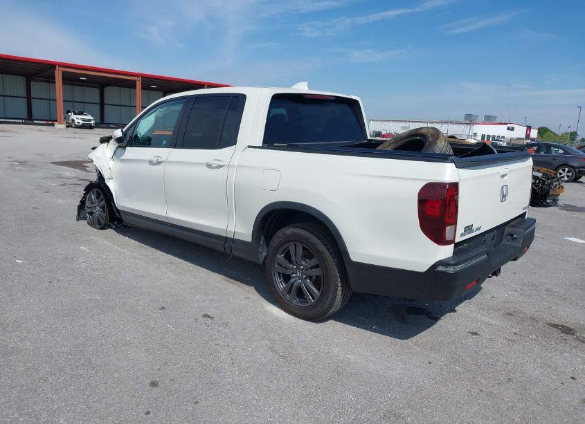 Photo 3 of 2018 Honda Ridgeline SPORT (VIN 5FPYK3F17JB003888)