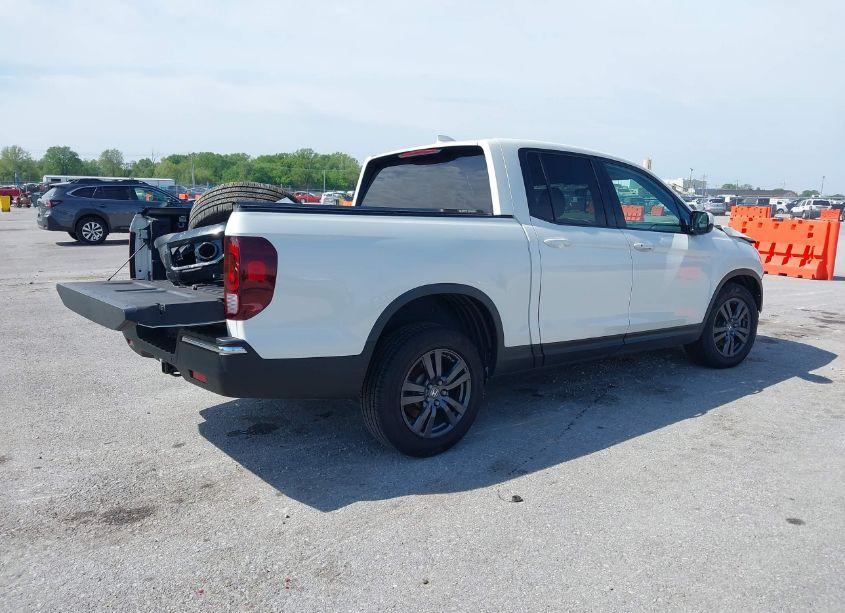 Photo 4 of 2018 Honda Ridgeline SPORT (VIN 5FPYK3F17JB003888)