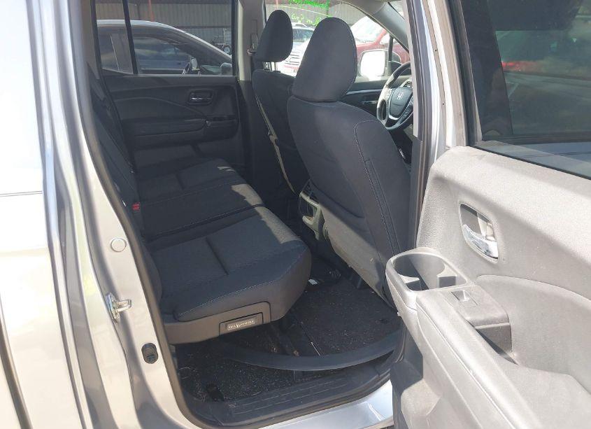 Photo 8 of 2020 Honda Ridgeline AWD SPORT (VIN 5FPYK3F17LB021889)