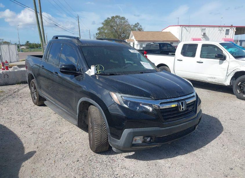 2019 Honda Ridgeline SPORT (VIN 5FPYK3F18KB045360) main photo