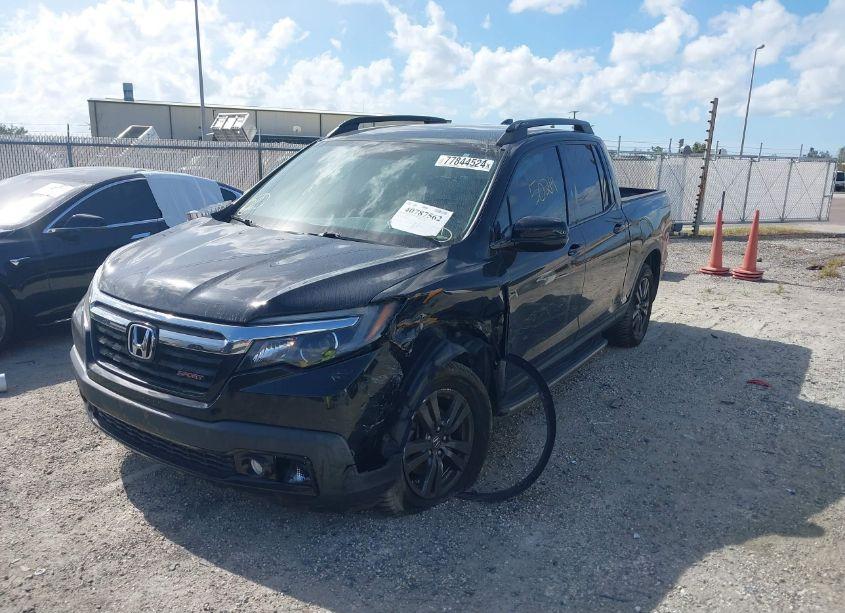 Photo 2 of 2019 Honda Ridgeline SPORT (VIN 5FPYK3F18KB045360)