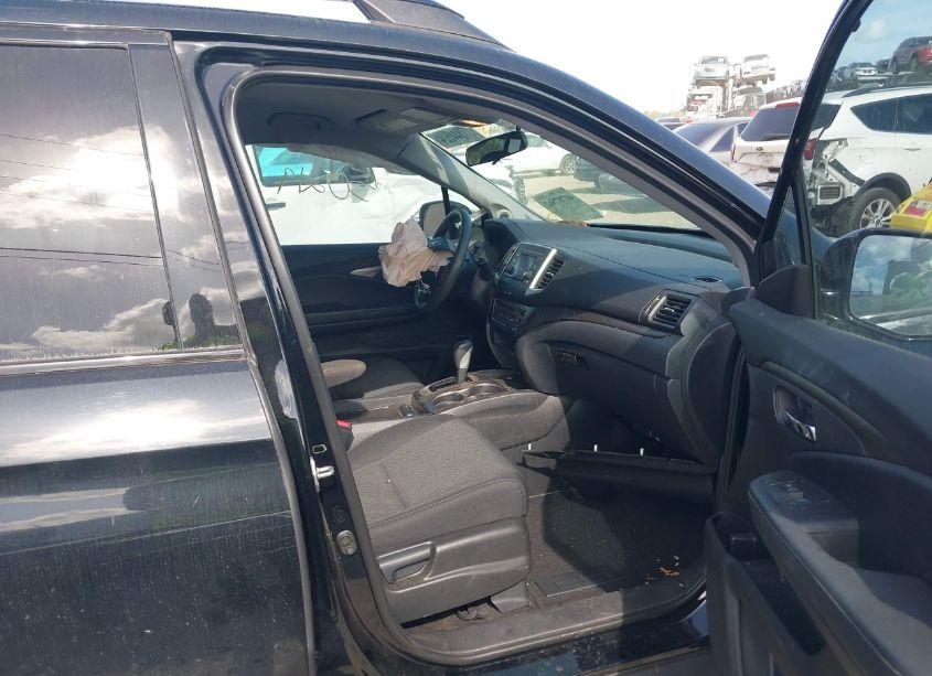 Photo 5 of 2019 Honda Ridgeline SPORT (VIN 5FPYK3F18KB045360)