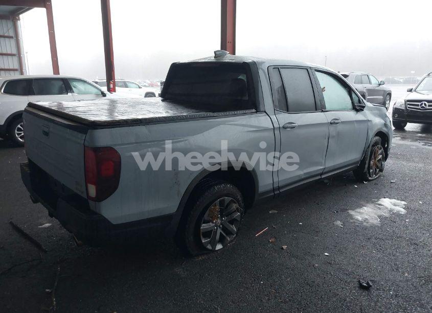 Photo 4 of 2024 Honda Ridgeline SPORT (VIN 5FPYK3F18RB008206)