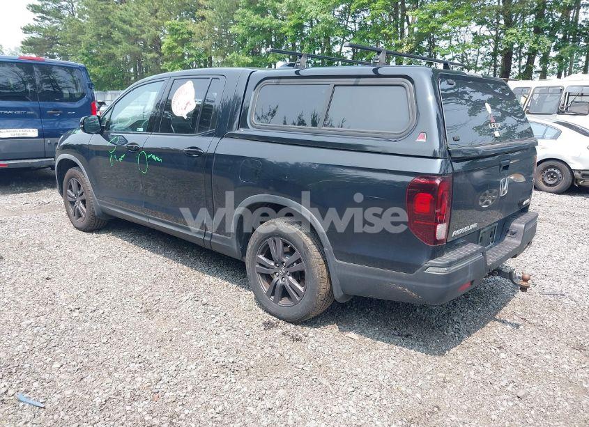 Photo 3 of 2019 Honda Ridgeline SPORT (VIN 5FPYK3F19KB016885)