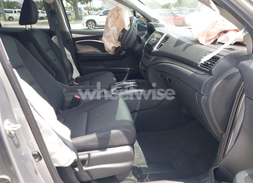 Photo 5 of 2020 Honda Ridgeline AWD SPORT (VIN 5FPYK3F19LB024180)