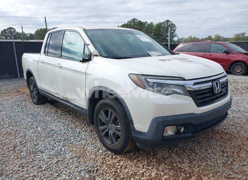 2018 Honda Ridgeline SPORT (VIN 5FPYK3F1XJB001956) main photo