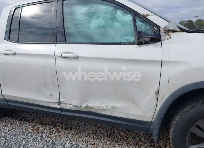 Photo 6 of 2018 Honda Ridgeline SPORT (VIN 5FPYK3F1XJB001956)