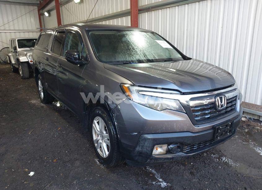 2017 Honda Ridgeline RT (VIN 5FPYK3F21HB012556) main photo