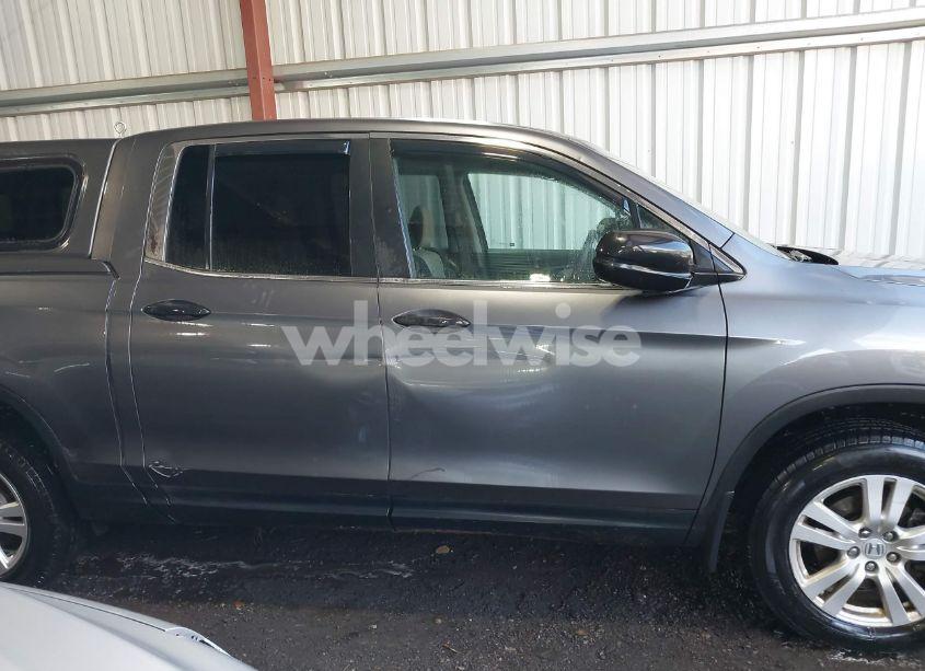 Photo 13 of 2017 Honda Ridgeline RT (VIN 5FPYK3F21HB012556)