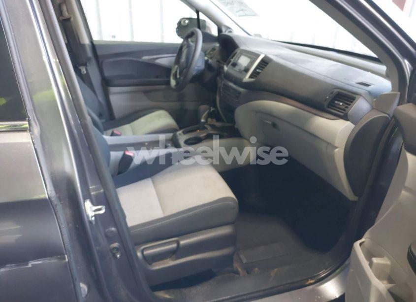 Photo 5 of 2017 Honda Ridgeline RT (VIN 5FPYK3F21HB012556)