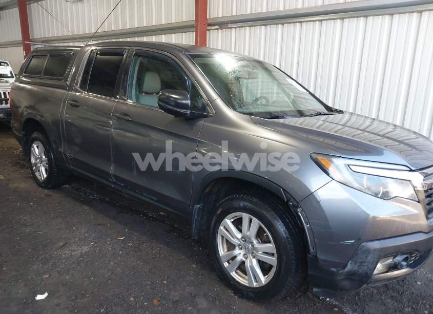 Photo 6 of 2017 Honda Ridgeline RT (VIN 5FPYK3F21HB012556)