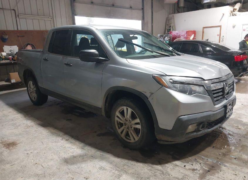 2017 Honda Ridgeline RT (VIN 5FPYK3F23HB013191) main photo