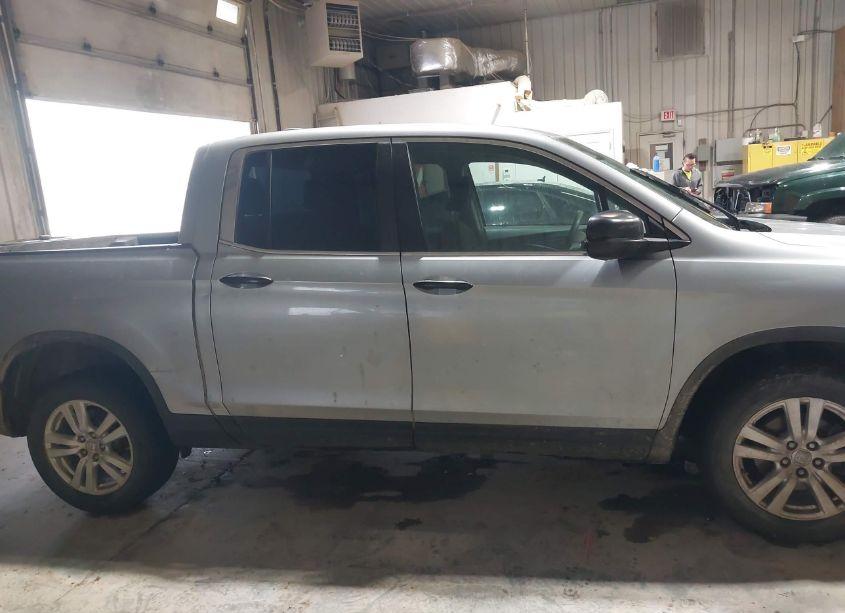 Photo 13 of 2017 Honda Ridgeline RT (VIN 5FPYK3F23HB013191)