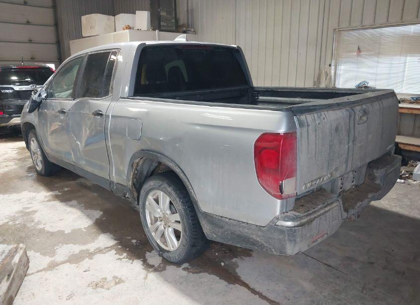 Photo 3 of 2017 Honda Ridgeline RT (VIN 5FPYK3F23HB013191)