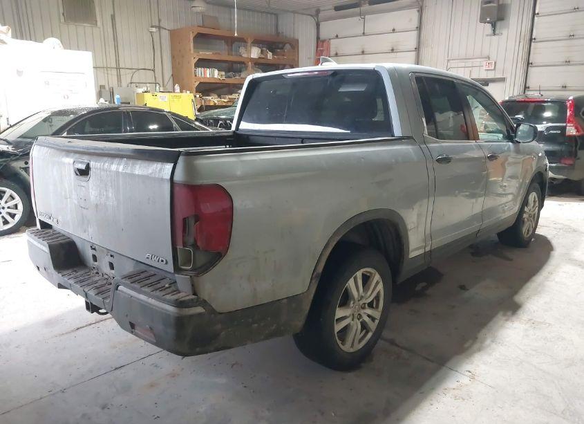 Photo 4 of 2017 Honda Ridgeline RT (VIN 5FPYK3F23HB013191)