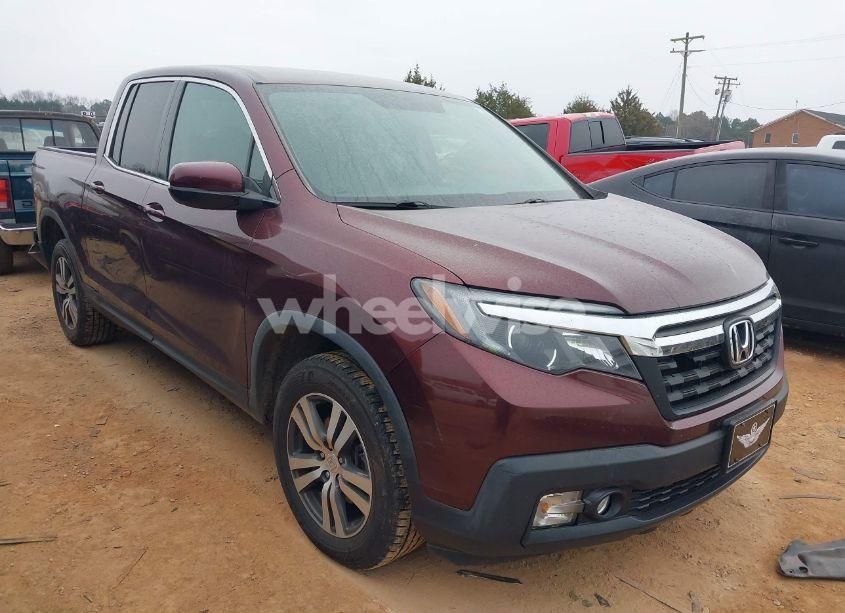 2017 Honda Ridgeline RTS (VIN 5FPYK3F40HB037675) main photo