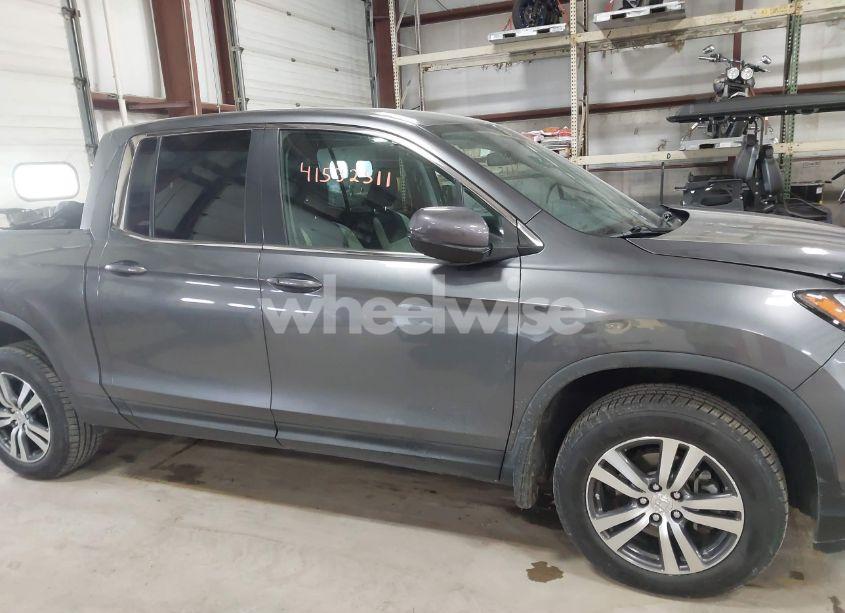 Photo 13 of 2017 Honda Ridgeline RTS (VIN 5FPYK3F46HB031010)