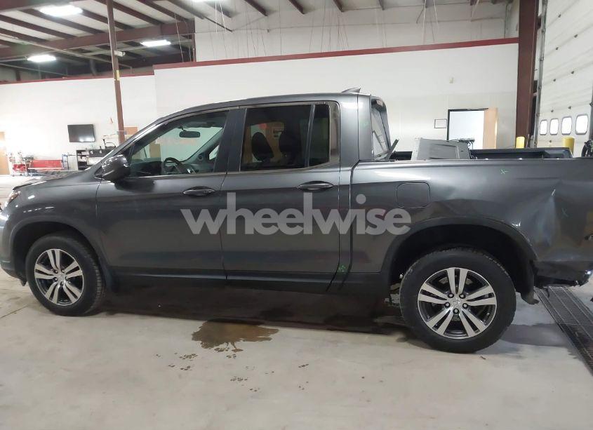 Photo 14 of 2017 Honda Ridgeline RTS (VIN 5FPYK3F46HB031010)