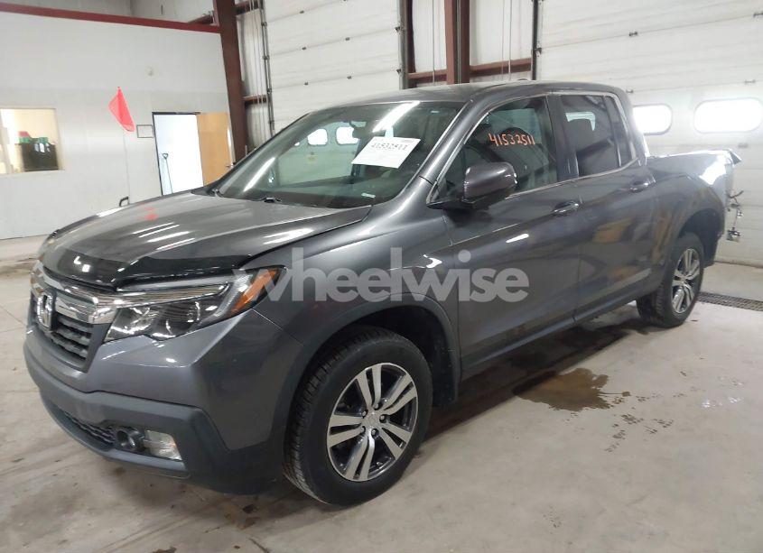 Photo 2 of 2017 Honda Ridgeline RTS (VIN 5FPYK3F46HB031010)