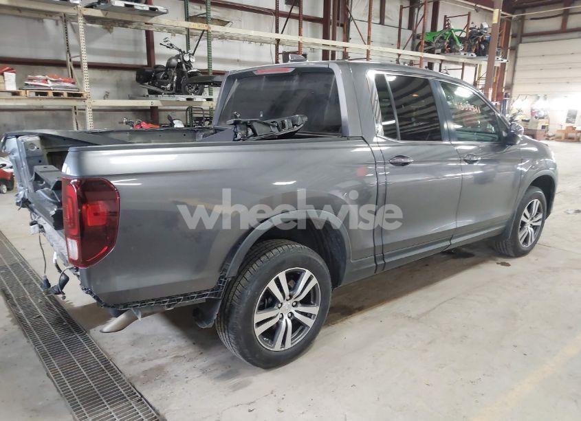 Photo 4 of 2017 Honda Ridgeline RTS (VIN 5FPYK3F46HB031010)