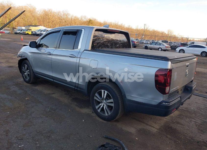Photo 3 of 2017 Honda Ridgeline RTS (VIN 5FPYK3F4XHB017465)