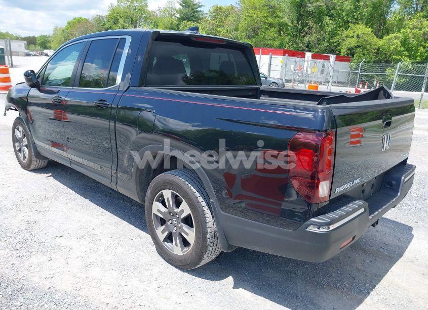 Photo 3 of 2017 Honda Ridgeline RTL (VIN 5FPYK3F51HB013989)