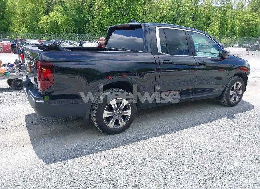 Photo 4 of 2017 Honda Ridgeline RTL (VIN 5FPYK3F51HB013989)