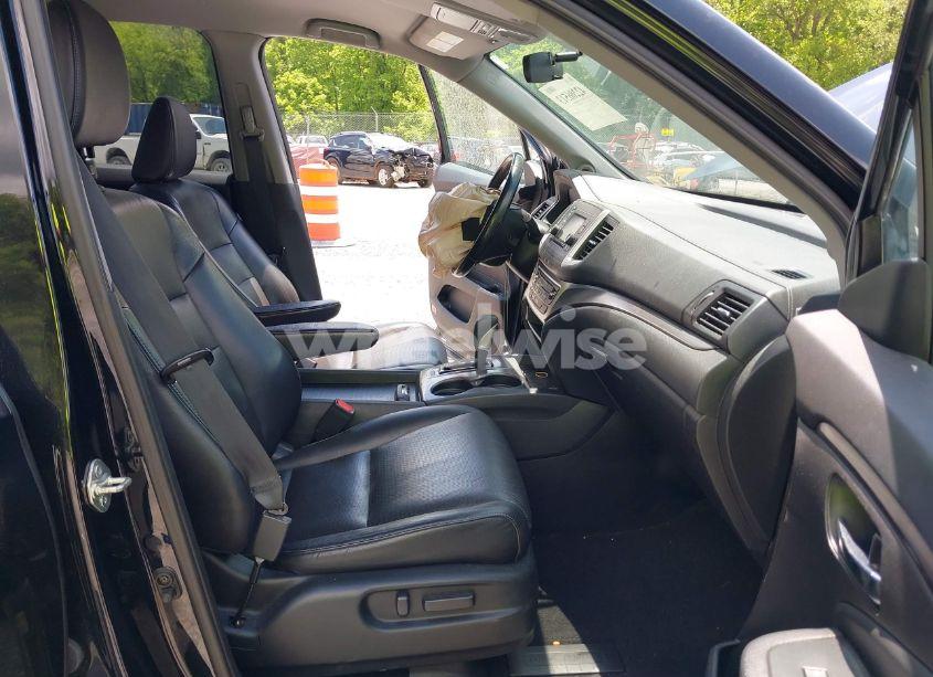 Photo 5 of 2017 Honda Ridgeline RTL (VIN 5FPYK3F51HB013989)