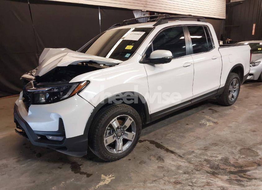 Photo 2 of 2025 Honda Ridgeline RTL (VIN 5FPYK3F51SB009755)