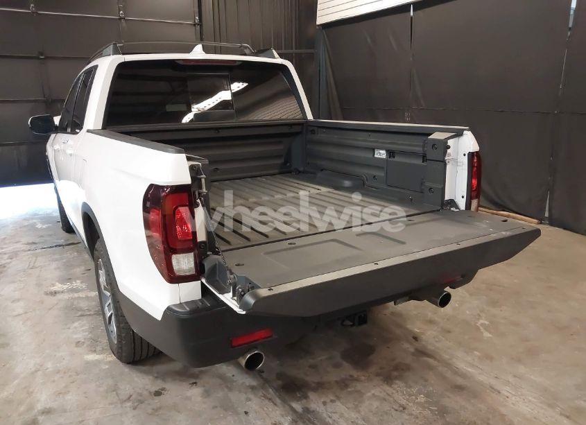 Photo 3 of 2025 Honda Ridgeline RTL (VIN 5FPYK3F51SB009755)
