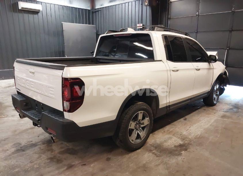 Photo 4 of 2025 Honda Ridgeline RTL (VIN 5FPYK3F51SB009755)