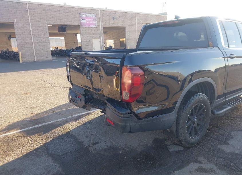 Photo 6 of 2017 Honda Ridgeline RTL (VIN 5FPYK3F52HB030395)