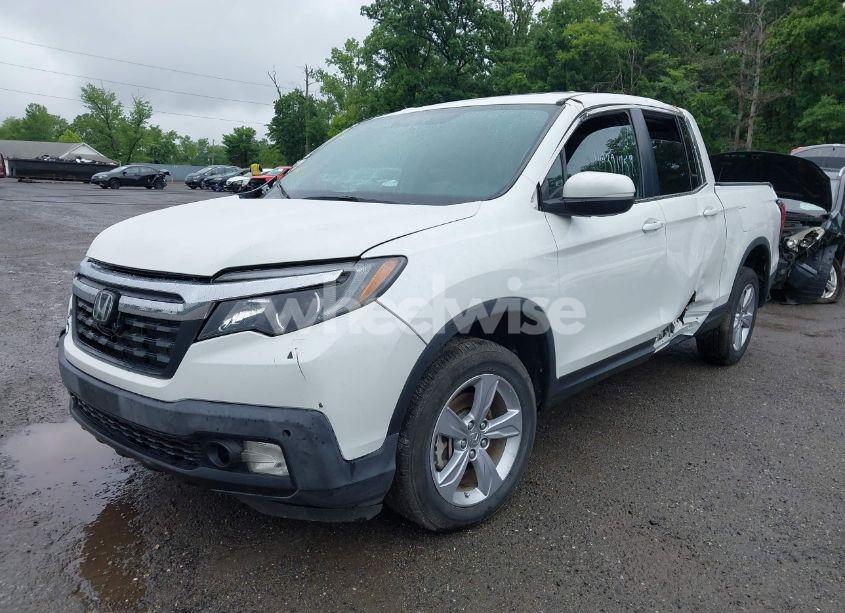 Photo 2 of 2020 Honda Ridgeline AWD RTL (VIN 5FPYK3F52LB030440)