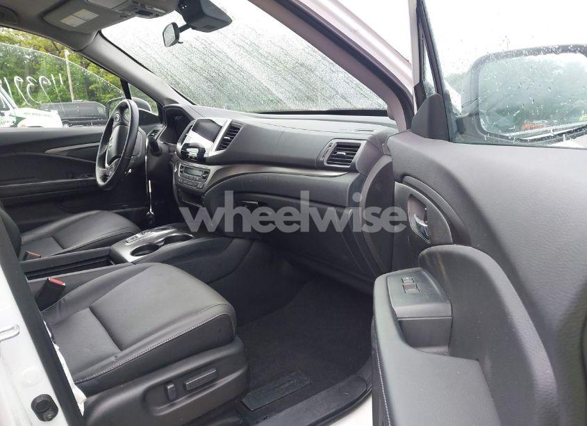 Photo 5 of 2020 Honda Ridgeline AWD RTL (VIN 5FPYK3F52LB030440)