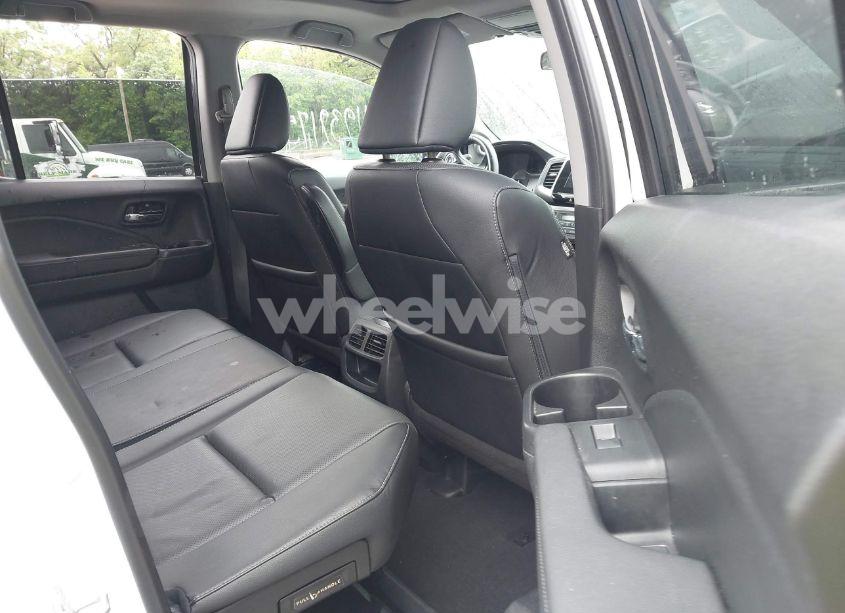 Photo 8 of 2020 Honda Ridgeline AWD RTL (VIN 5FPYK3F52LB030440)