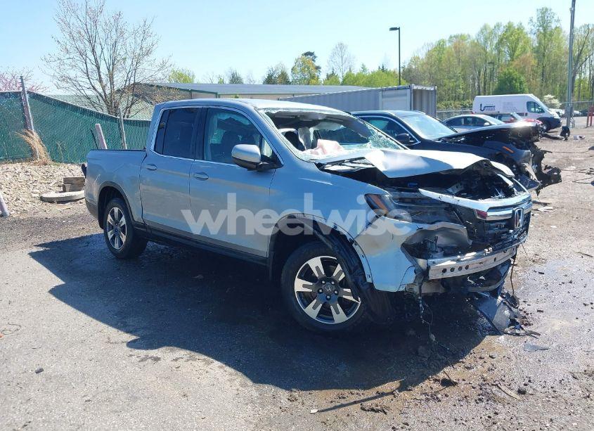 2017 Honda Ridgeline RTL (VIN 5FPYK3F53HB007790) main photo