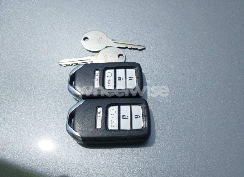 Photo 11 of 2017 Honda Ridgeline RTL (VIN 5FPYK3F53HB007790)