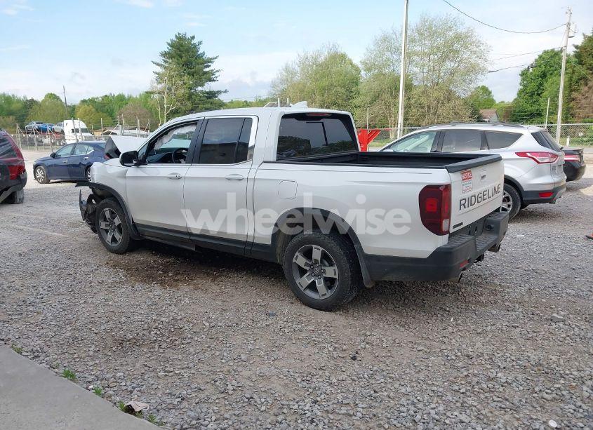 Photo 3 of 2024 Honda Ridgeline RTL (VIN 5FPYK3F54RB011834)