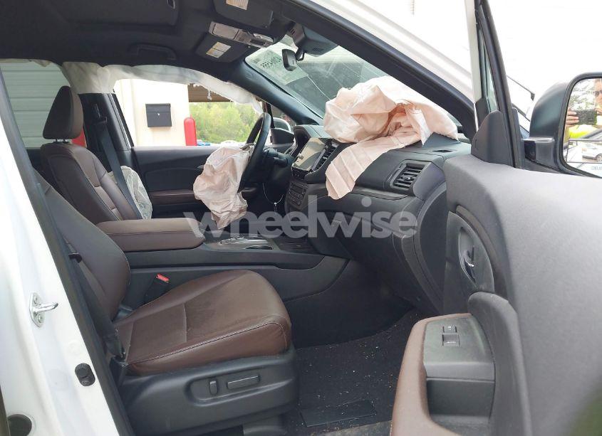 Photo 5 of 2024 Honda Ridgeline RTL (VIN 5FPYK3F54RB011834)