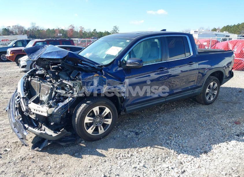 Photo 2 of 2017 Honda Ridgeline RTL (VIN 5FPYK3F55HB038362)