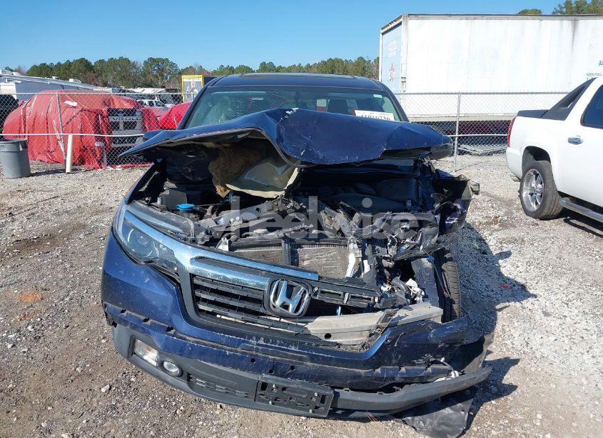 Photo 6 of 2017 Honda Ridgeline RTL (VIN 5FPYK3F55HB038362)