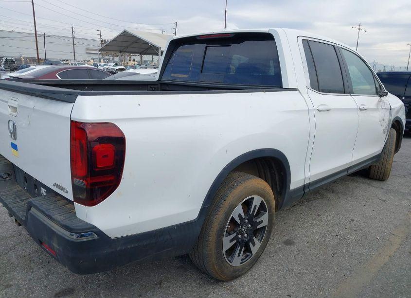 Photo 4 of 2020 Honda Ridgeline AWD RTL (VIN 5FPYK3F55LB027368)