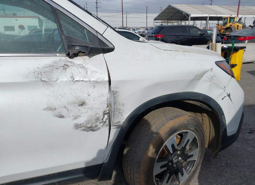 Photo 6 of 2020 Honda Ridgeline AWD RTL (VIN 5FPYK3F55LB027368)